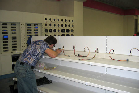 Монтаж металлического прилавка